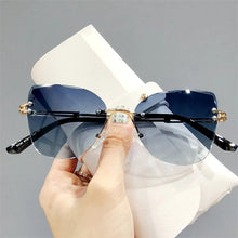 Load image into Gallery viewer, New Fashion Brand Design Vintage Rimless Pilot Sunglasses Women Retro Cutting Lens Gradient Sun Glasses Female UV400