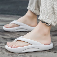 Cargar imagen en el visor de la galería, Zapatillas de playa transpirables para hombre, chanclas Unisex de gran tamaño, chanclas de ocio de verano, zapatos para hombre, sandalias ligeras y suaves
