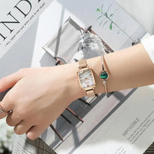 Cargar imagen en el visor de la galería, Marca Gaiety, relojes para mujer, reloj cuadrado de moda para mujer, conjunto de pulsera de cuarzo, esfera verde, malla de oro rosa Simple, relojes de lujo para mujer
